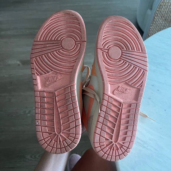 AIR IORDAN 1 mid apricot - Picture 5 of 6